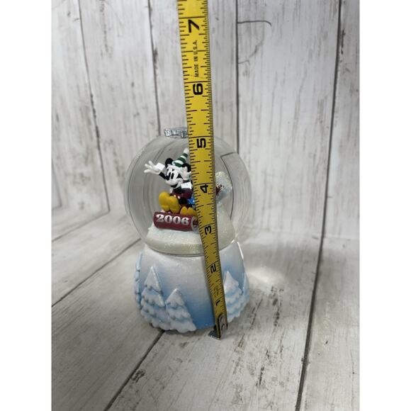 Mickey and Minnie Mouse Snowglobe - Holiday 2006 - Picture 6 of 6